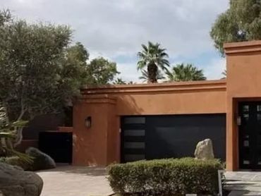 garage door, upscale garage door, garage door with windows