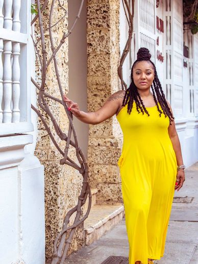 african american woman in cartegena