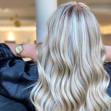 Haarverlängerung mit farblicher Anpassung Wow Hair & Beauty Kolbermoor bei Rosenheim