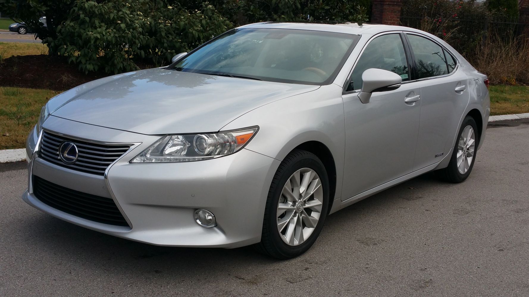 2013 Lexus ES 300 h. 8 way power front seat. Roomy back seat. Ample trunk space.