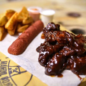 Boneless bbq con papas sazonadas