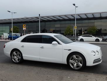 LEICESTER AIRPORT CHAUFFEURS BENTLEY FLYING SPUR