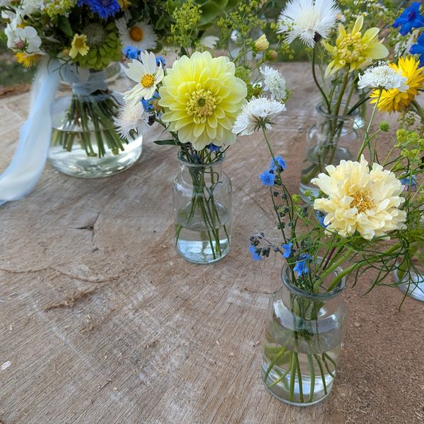 wedding table flowers