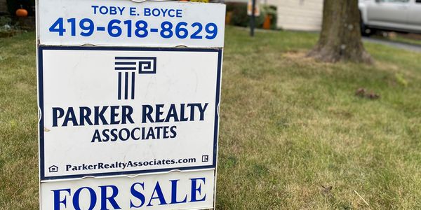 Parker Realty Associates real estate sign