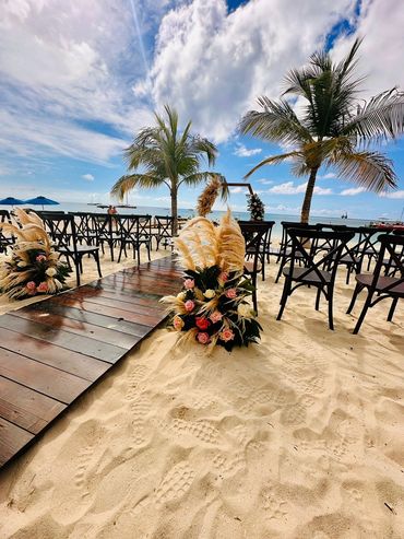 Wooden brown aisle path for weddings