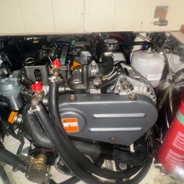 Yanmar 2YM15 Marine Diesel Engine – 14hp, 2-cylinder, freshwater-cooled. Reliable and fuel-efficient