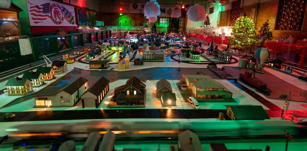 Cambridge Maryland model train layout Christmas train garden downtown Cambridge