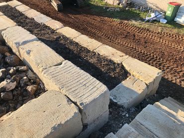 RETAINING WALLS - Supply & installation SANDSTONE BOULDERS & BLOCKS TOOWOOMBA GOLD COAST BRISBANE