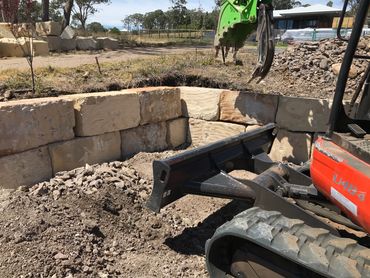 RETAINING WALLS - Supply & installation SANDSTONE BOULDERS & BLOCKS TOOWOOMBA GOLD COAST BRISBANE