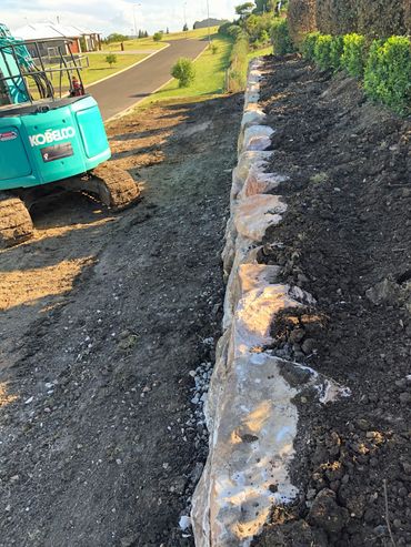 Giant Rock Walls - Retaining Walls - Excavation - Toowoomba - Sandstone Blocks - Concrete Blocks