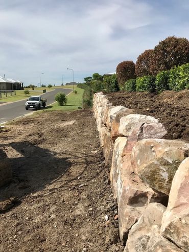 Giant Rock Walls - Retaining Walls - Excavation - Toowoomba - Sandstone Blocks - Concrete Blocks