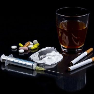 Dependência química é um conjunto de mudanças físicas, comportamentais e de pensamento, em que o uso