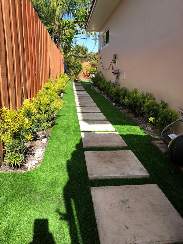 Artificial grass side yard area Miami