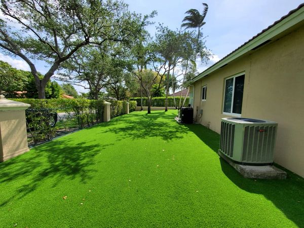 Artificial turf patio area Miami