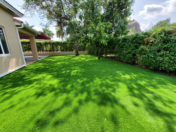 Synthetic grass backyard Miami