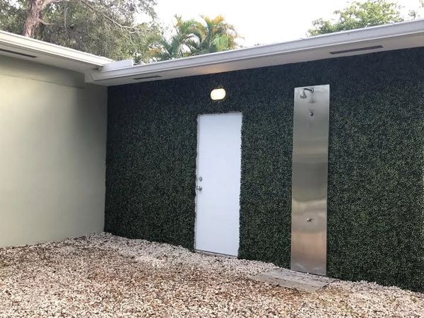 Artificial boxwood ivy wall - cocoplum style