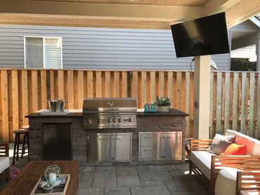 Outdoor Living kitchen and entertaining area