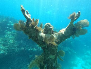 Key Largo Snorkeling Tour of the Christ Statue and Key Largo scuba diving with scuba diving guides