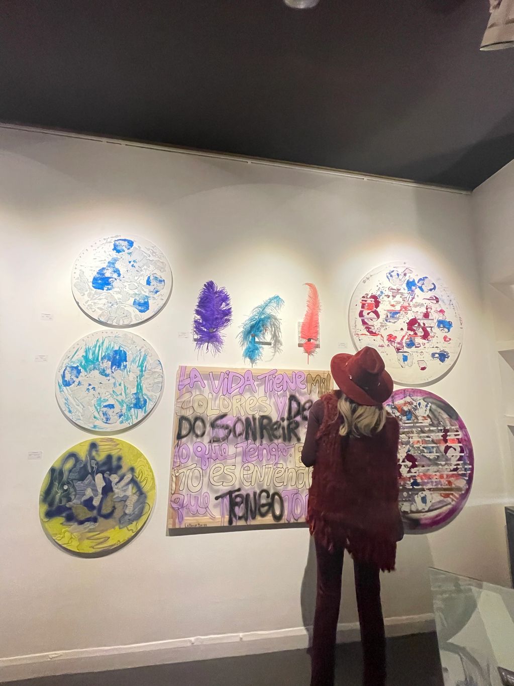 <alt>meet the artist</alt>