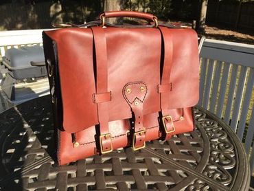 Lady's leather messenger bag, Custom  leather bags in Raleigh, NC. Handcrafted in Raleigh, NC.