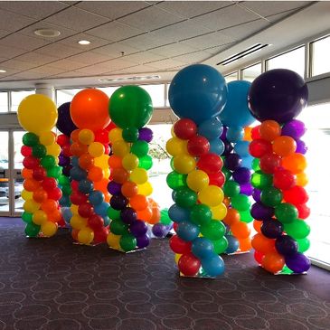Rainbow balloon swirl columns
