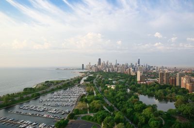 Photo of Chicago skyline.