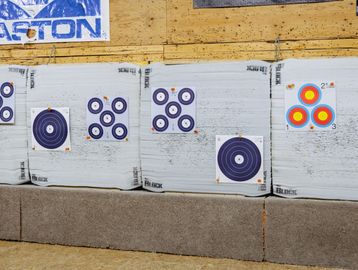 Large targets for shooting bows