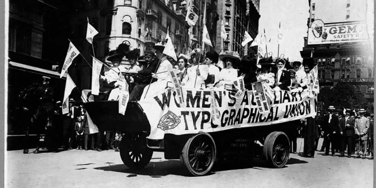 Women’s Auxiliary Typographical Union, Labor Day Parade, 1909. Courtesy  the Library of Congress.