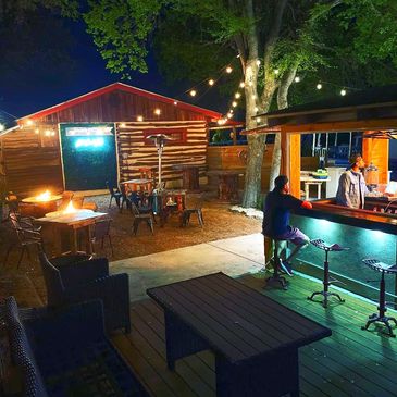 Outdoor Neighborhood Bar in New Braunfels