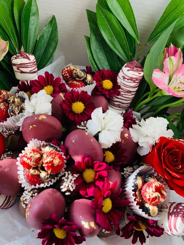 Edible bouquet arrangement
