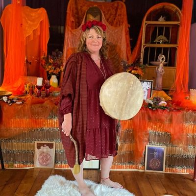 Nicola Walsh Shamanic Womb Priestess,womb witch, womb healer