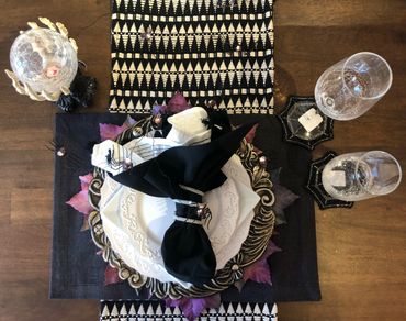 Hallowen table setting display