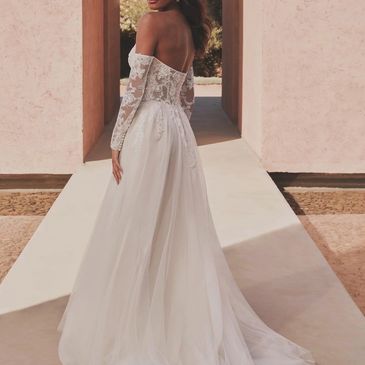 Bridal book private for 1-2 hrs $65 go toward buy or appt 949-324-2523 we do designer ad on alter