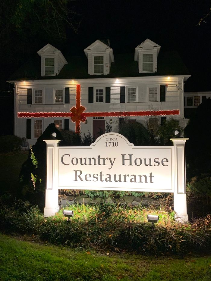 Picture of the Country House Restaurant with Red Bow