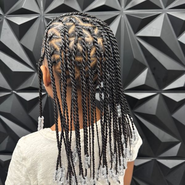 Kids naturel hair twisted , parting in triangle with beads
