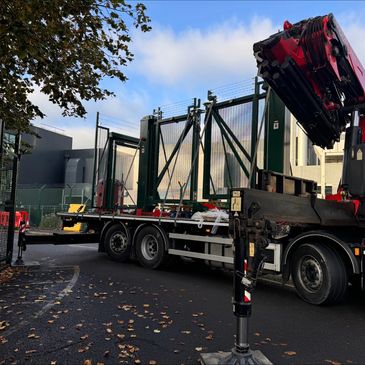 Gate unloading with HIAB crane for gate installation