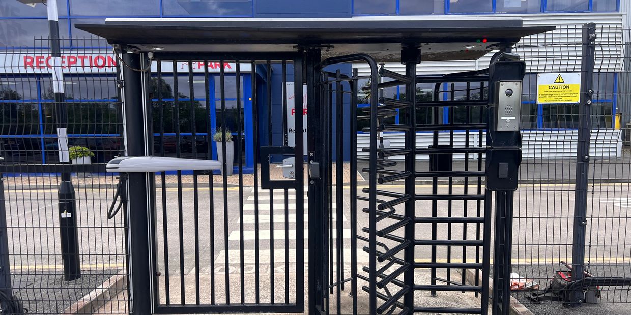 Security turnstile with access control Gloucestershire Bristol,The Cotswolds, Wiltshire, Oxfordshire