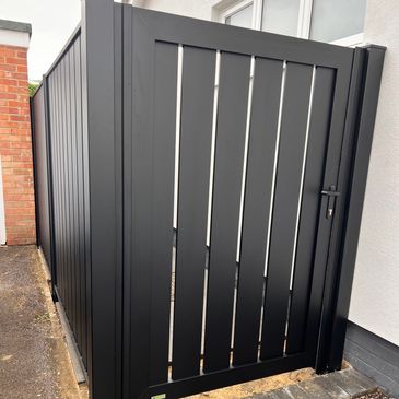 Kingsway Gloucester design aluminium gate