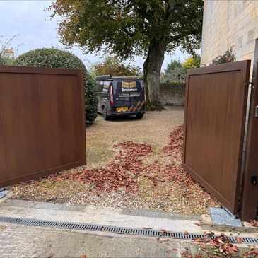 Electric gate automation with gate motors