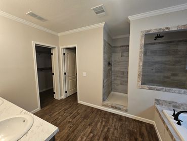 Manufactured Home bathrooms are nice!