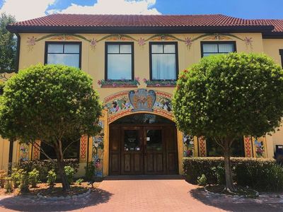Singer/songwriter Gary David Reece performs at the Yalaha German bakery beer garden in Florida.