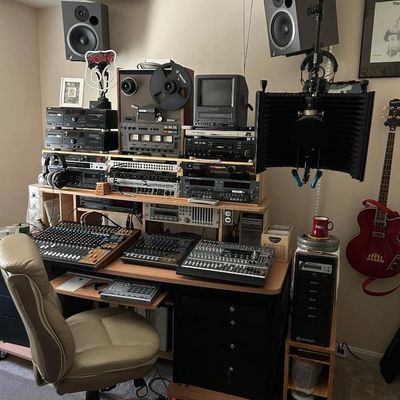 Gary David Reece's professional music production studio for recording instrumental and vocal backgro
