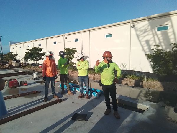 Pre lift safety meeting