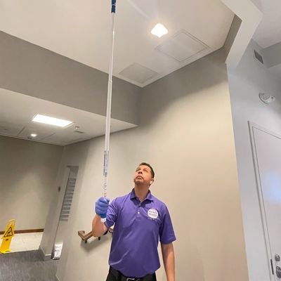 High dusting of a room