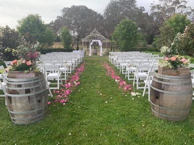 Image of an aisle typically used in weddings. 