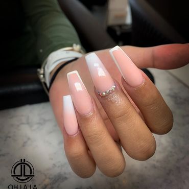Shape Coffin
Extra Length
Nail Design V-line with Rhinestone
Ombré Full Set
Acrylic Fake Nails
