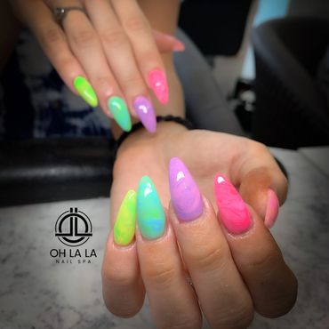 Full Set Acrylic 
Stiletto Shape
Medium Long 
Marble Nail Art