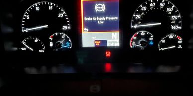 The interior dash warning lights are illuminated on a 2019 Freightliner Cascadia. DPF problem.