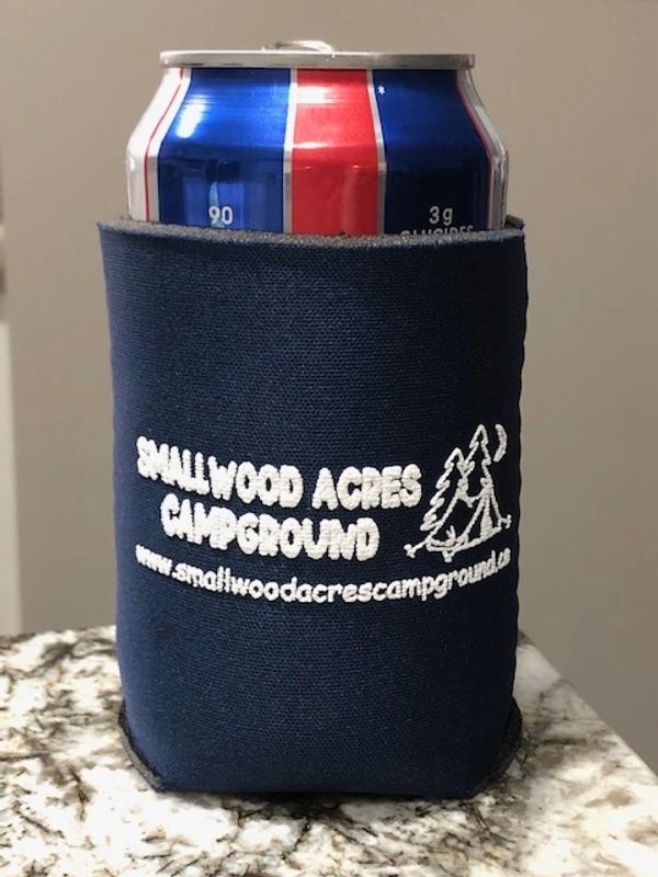 Koozies
Keep your drinks cool with a Smallwood Acres collapsible Koozie