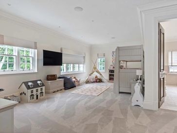 Interior painting with cream walls and white ceiling with white woodwork